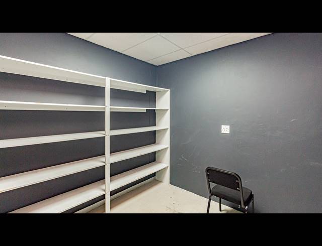 242M² OFFICE TO LET IN FERNDALE